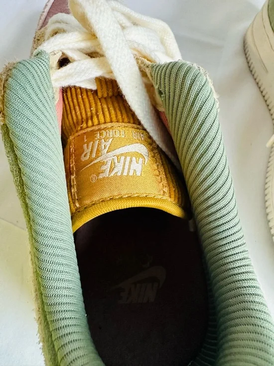 Nike Women’s Air Force 1 ‘07 LX Oil Green Terra Blush Size US 6 - Picture 5 of 5